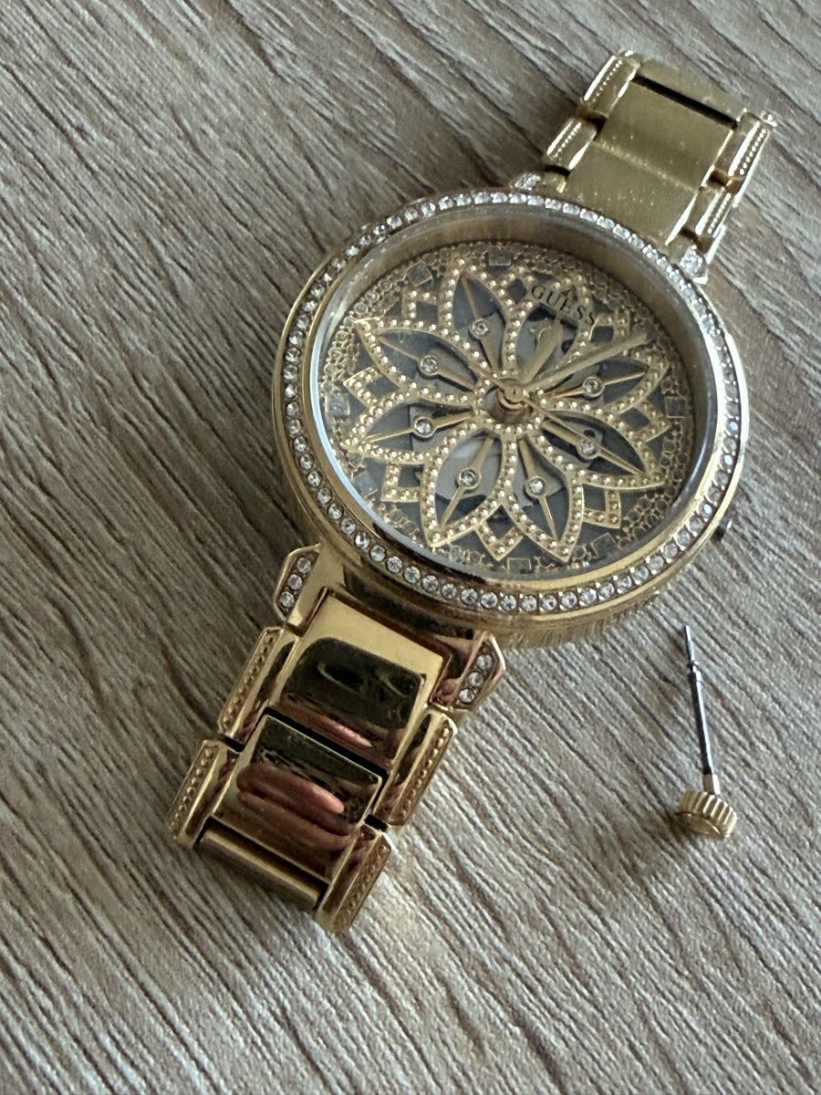 Guess Orologi: Montre Guess – Difettoso da Réchy venduto da Murielrosa