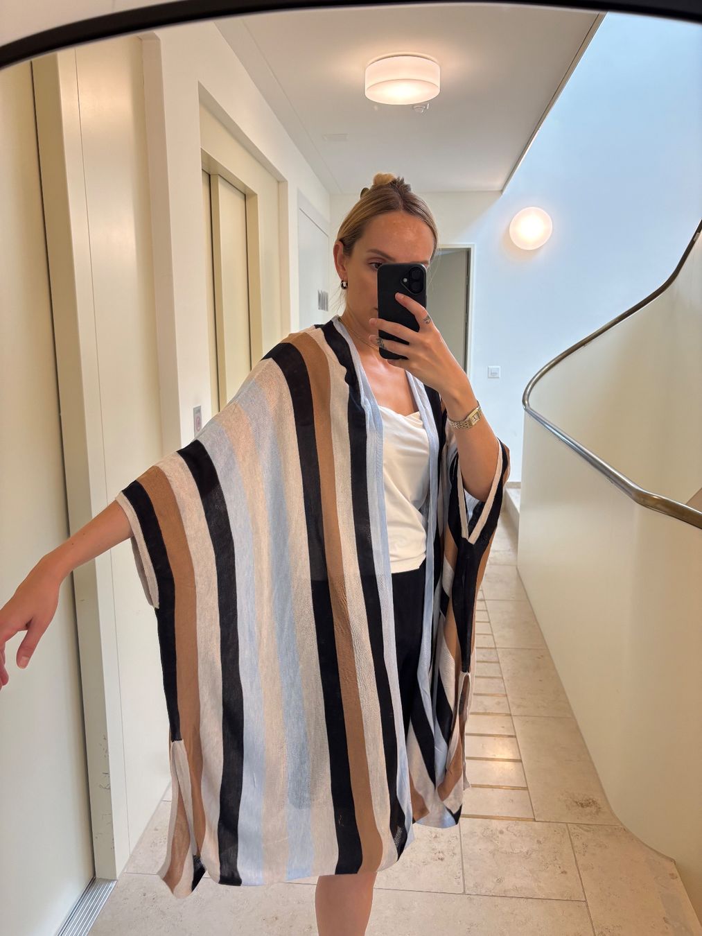 H&M Gilets & Westen: Cardigan rayé H&M taille unique – Gebraucht aus Zürich von mcotti01 3