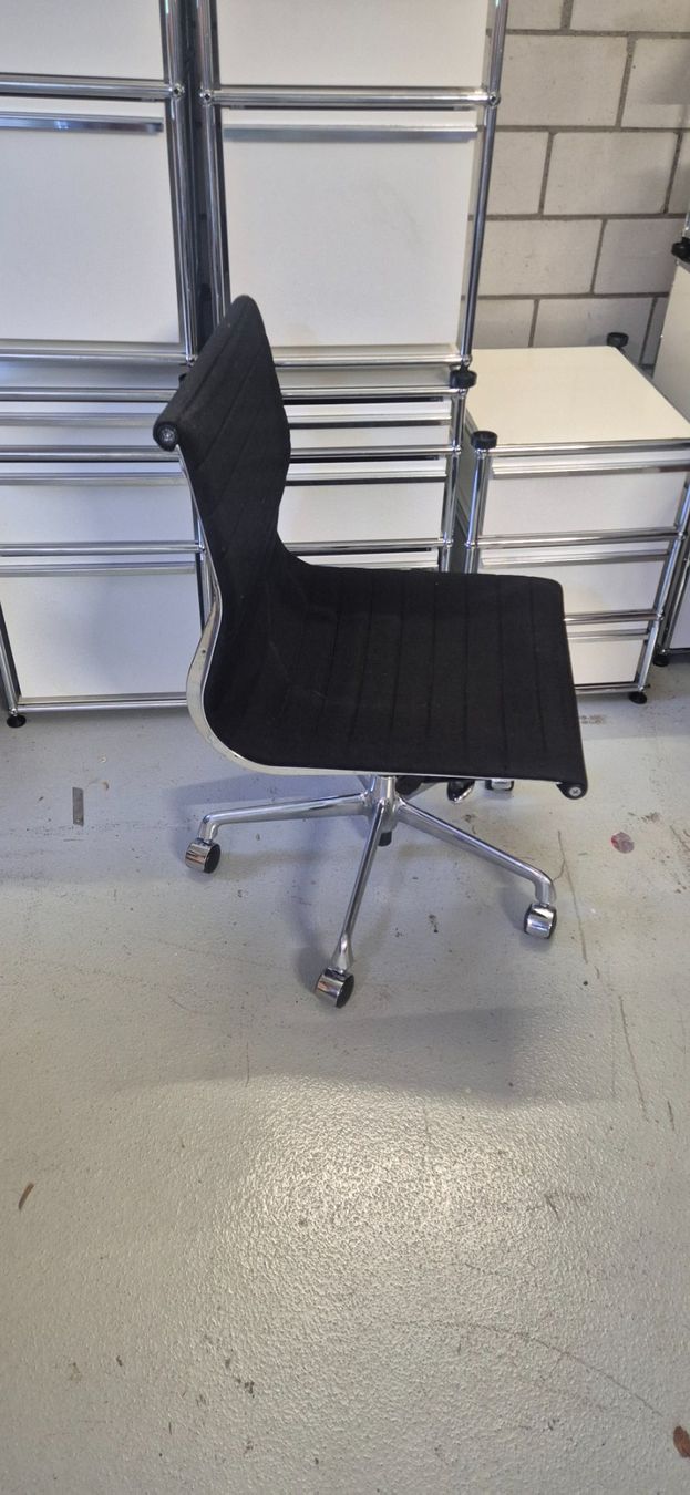 Vitra Sedie: Vitra EA 117 in Hopsak Nero – Usato da Meilen venduto da COSTA_ABC 2