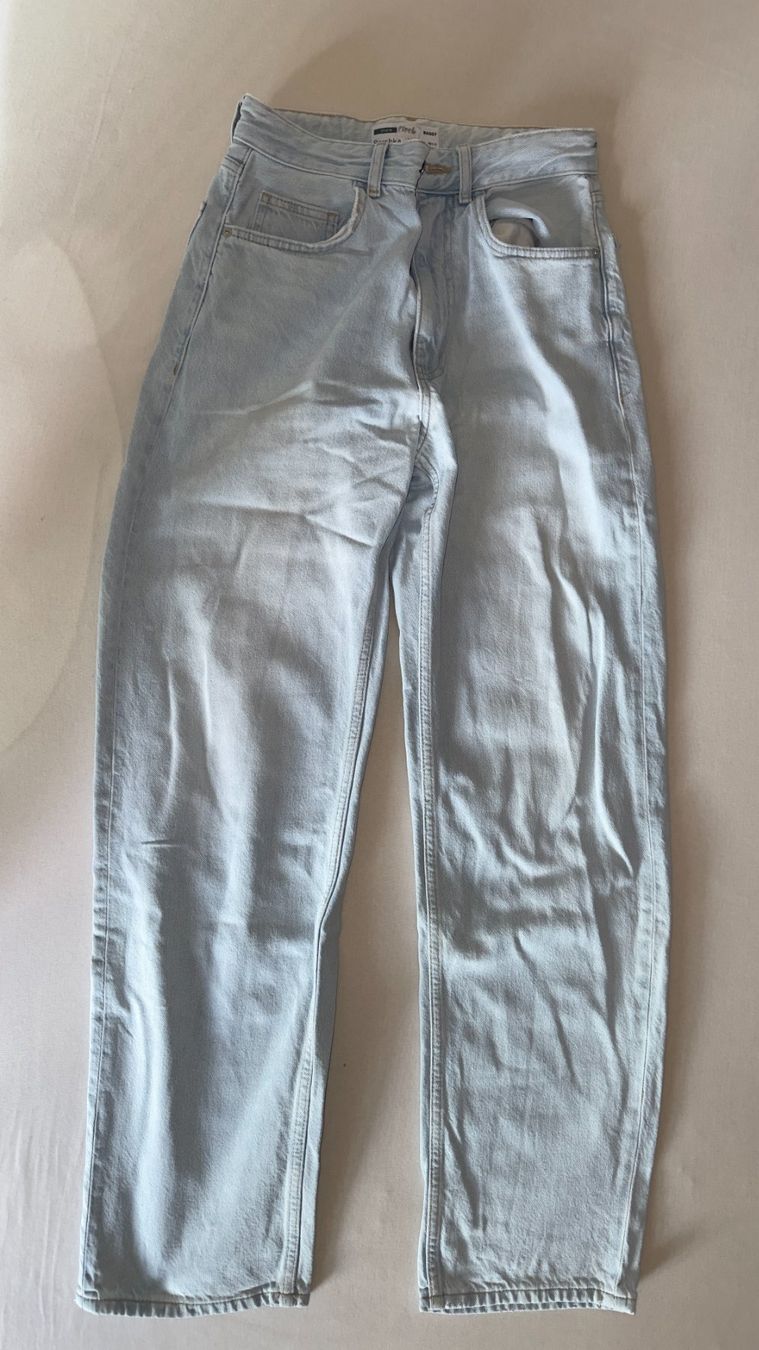Bershka Jeans: Bershka Jeans hellblau – Usato da Thun venduto da mas_p66x