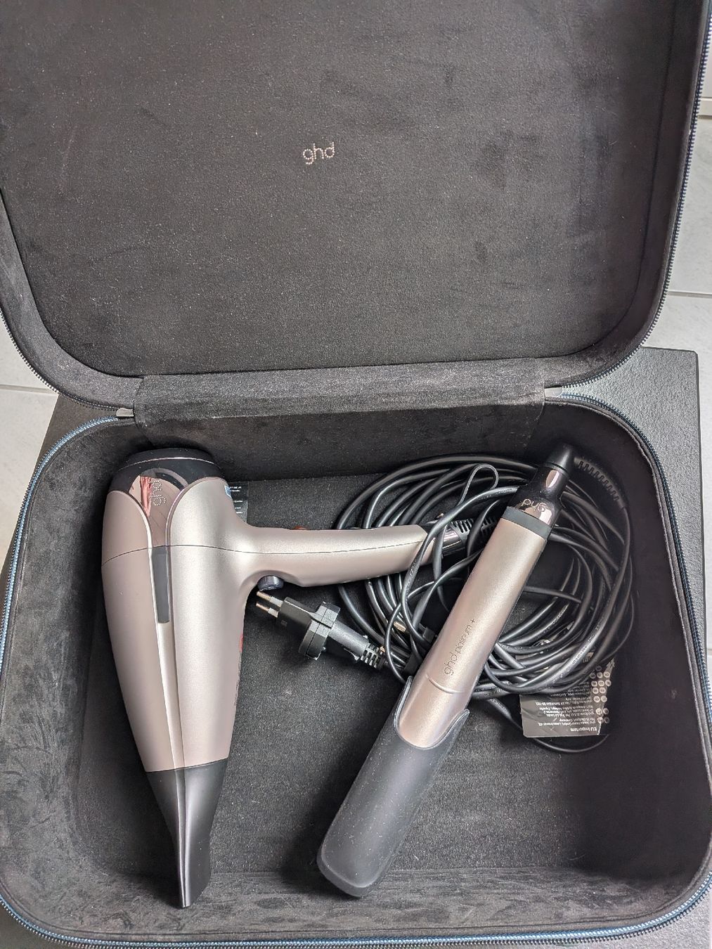 GHD Piastre & Arricciacapelli: GHD Limitierte Edition Platinum+ – Usato da Küssnacht am Rigi venduto da schweizerrose