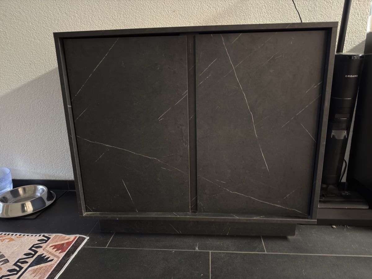 Cassettiere: Marmor Optik Sideboard, Top Zustand, Schwarz – Usato da Kleindietwil venduto da sin_5p9m