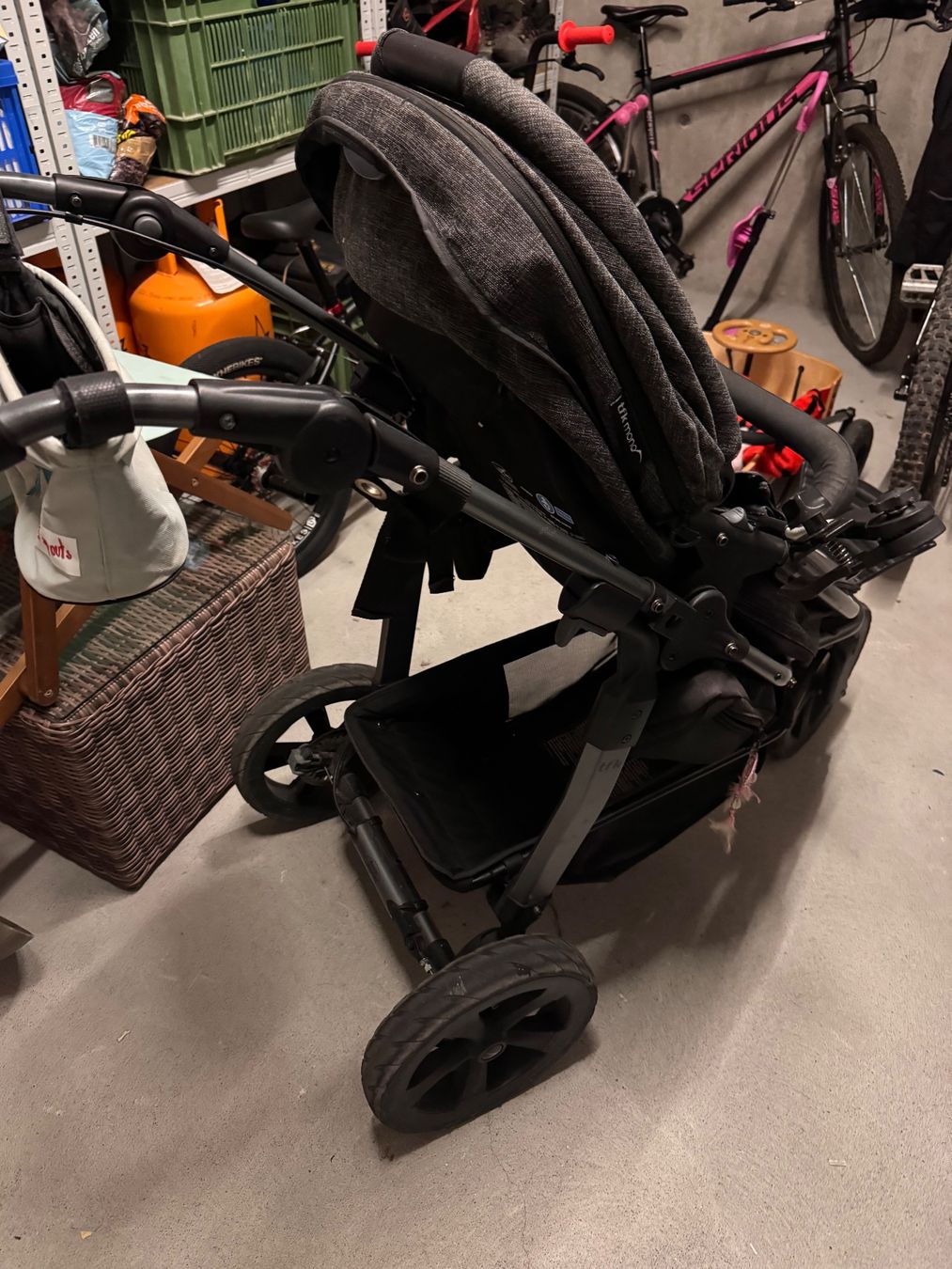 Tfk Carrozzine: Kinderwagen, Maxi cosi plus Station – Usato da Hindelbank venduto da Pinki3072 1