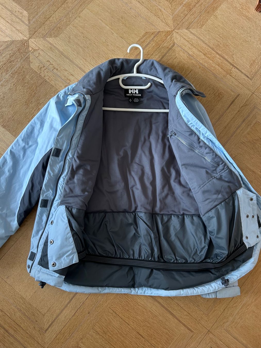 Helly Hansen Jacken: Helly Hansen Winterjacke Damen Grösse M – Gebraucht aus Emmen von Carbru 3
