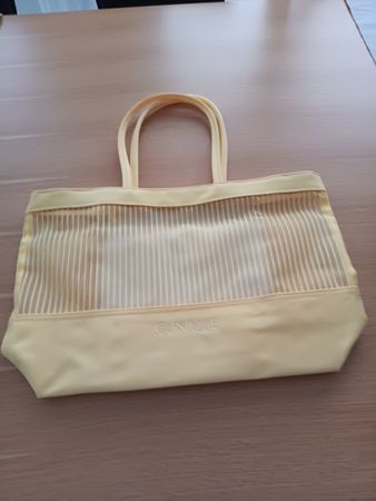 2 Strandtaschen Neu guerlain und clinique