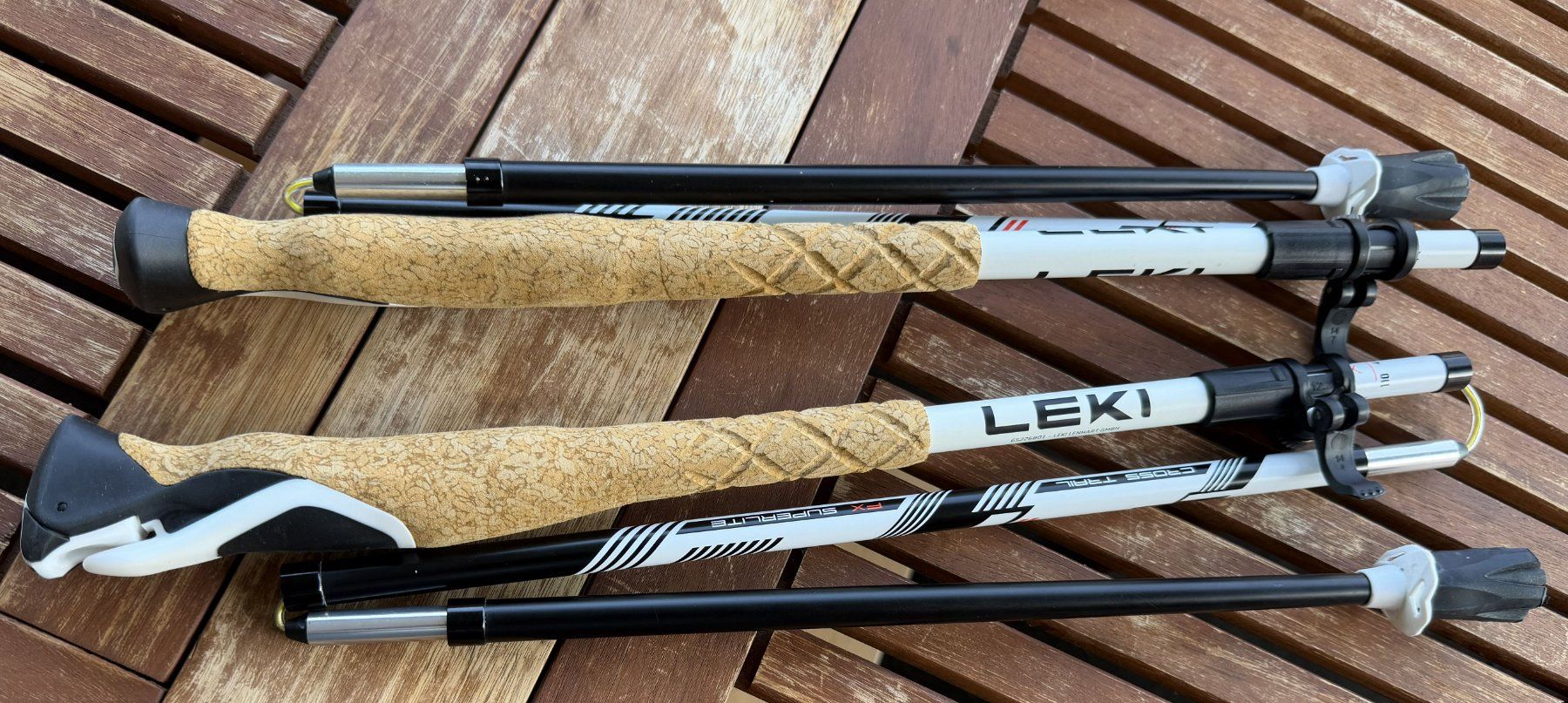 Leki Bastoncini da trekking: WANDERSTÖCKE/LEKI – Usato da Jona venduto da Boris58 6