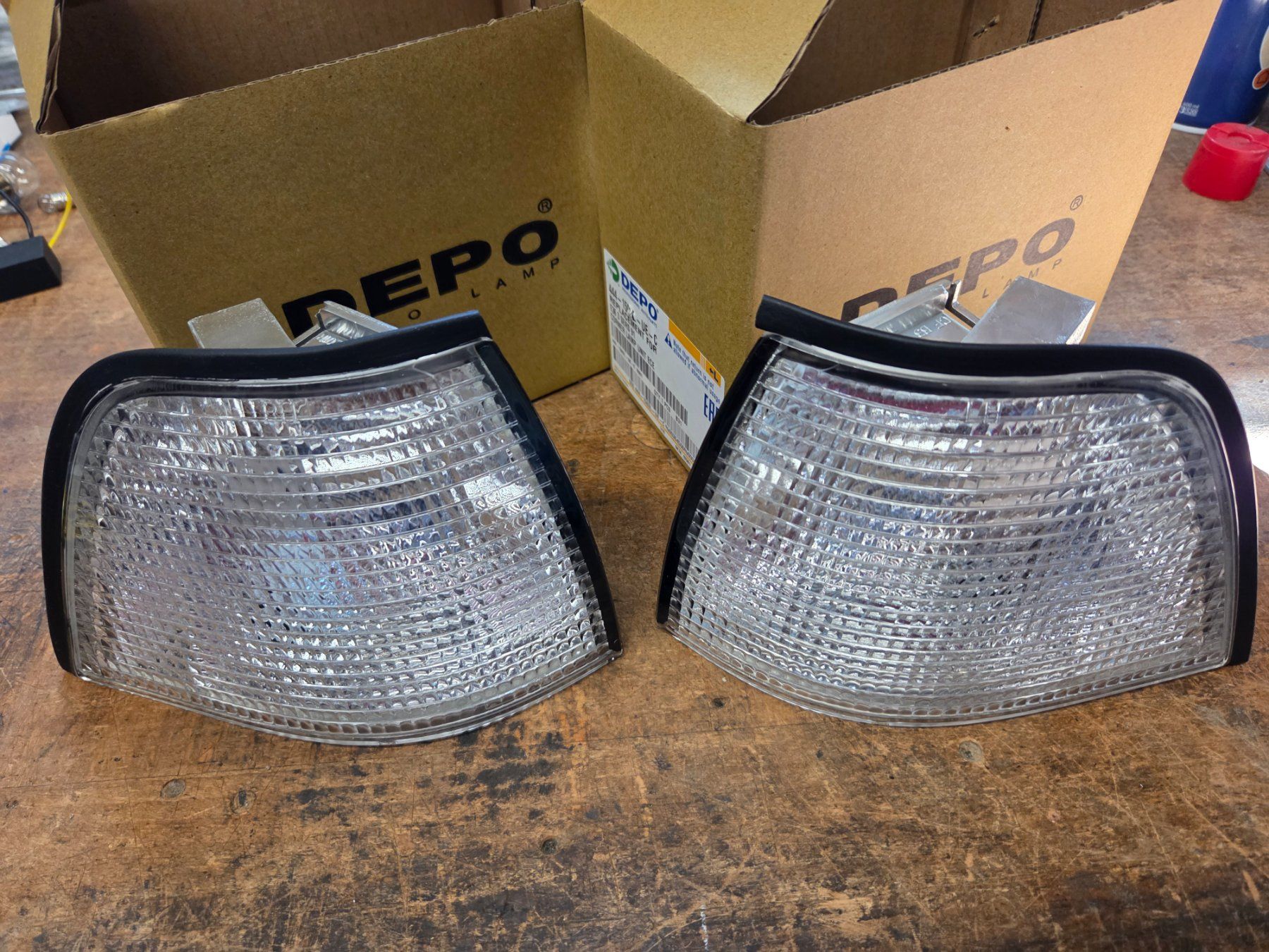 BMW Tutti pezzi di ricambio auto: BMW E36 Blinker Vorne L & R [NEU] – Nuovo e nell'imballaggio originale da Rothrist venduto da Aegi4852