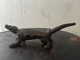 Antikes seltenes Krokodil aus Gusseisen