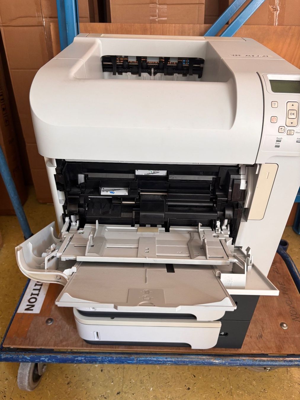Hewlett Packard Stampanti: HP LaserJet P4014n mit 3 Papierfächer – Usato da Neunkirch venduto da liquidationen_8152 4