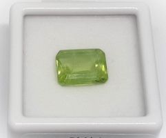 1x Péridot EM 10x8 mm - Valeur 140.- Fr