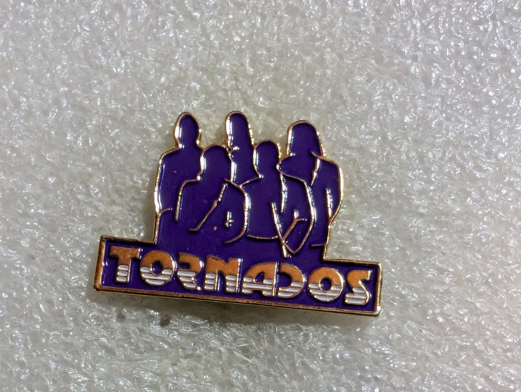 Placchette & Badge: Ansteckpin 196: Tornados – Usato da Oppligen venduto da Pin-Fall-Shop