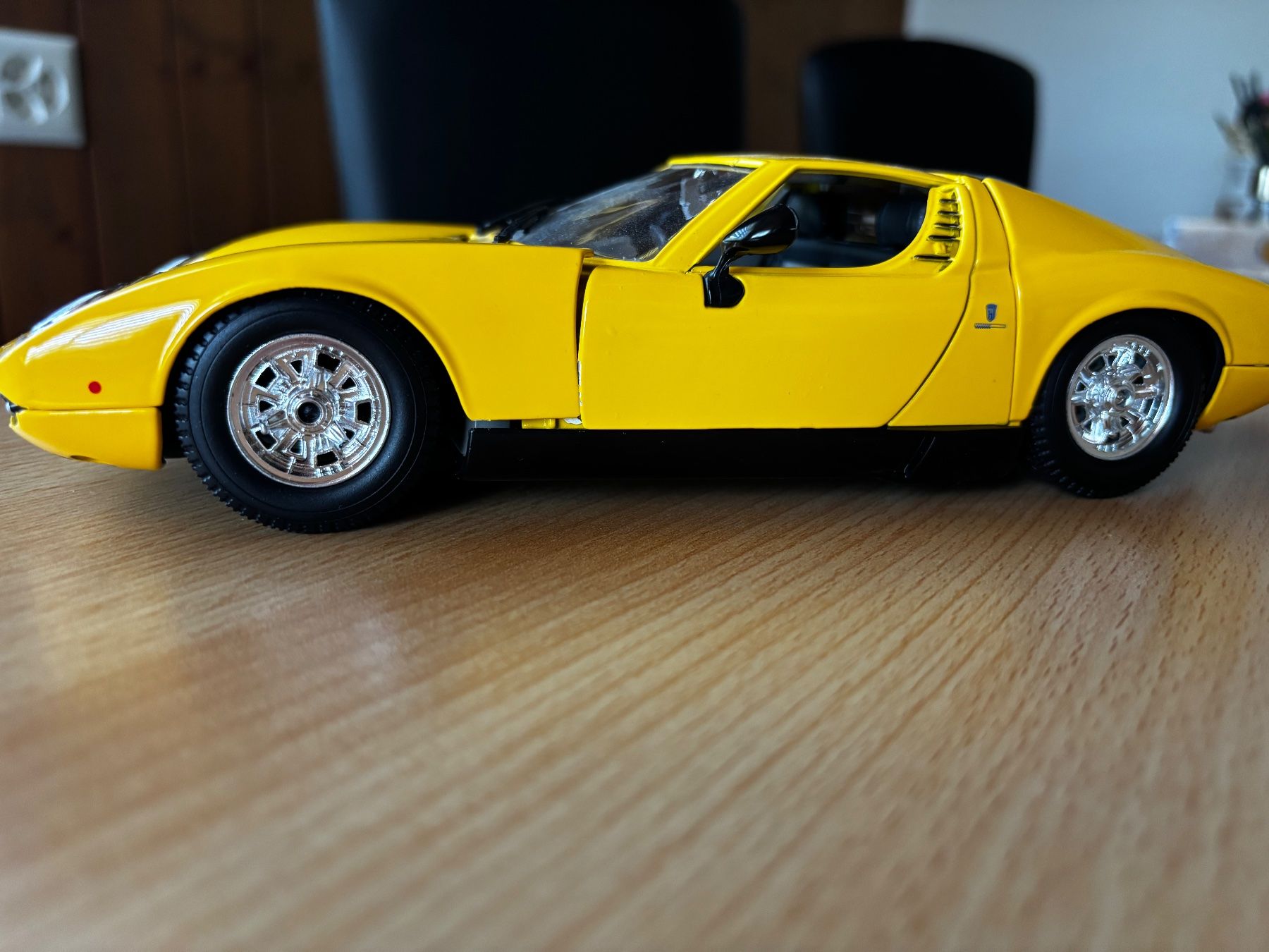 Bburago Voitures modèles: Lamborghini Miura 1/18 Bburago – D'occasion à Affeltrangen par Pal-94 7