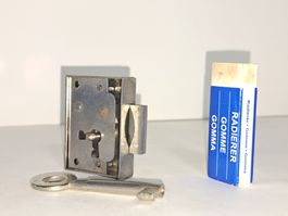 1 Möbelschloss mit Schlüssel, DM2cm (LOT586#MBS3)