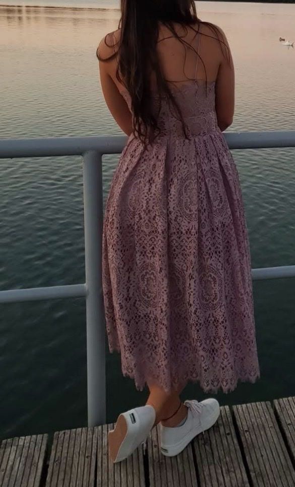 Robes: Tolles Kleid mit Spitze – D'occasion à Zürich par FranZHi 1