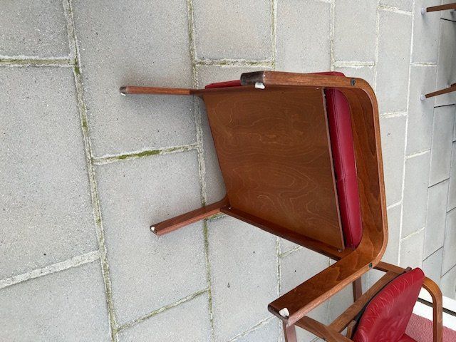 Ikea Poltrone: IKEA Sessel mit Hocker (rot) – Usato da Niederweningen venduto da zw4_s78j 4