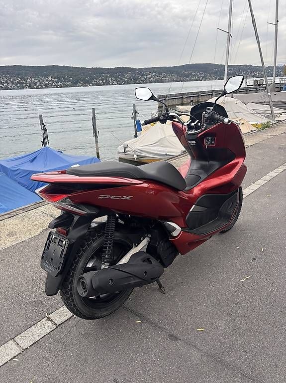 Honda Scooter: Honda PCX 125 Roller – Usato da Rüschlikon venduto da luc_yj7r 1