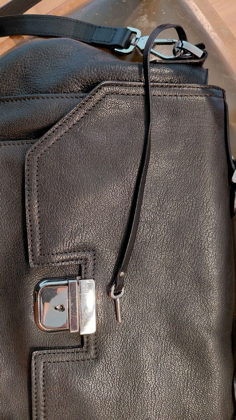 Sacs femmes: Coole MAX & Co. Handtasche – D'occasion à Pratval par AdK 7
