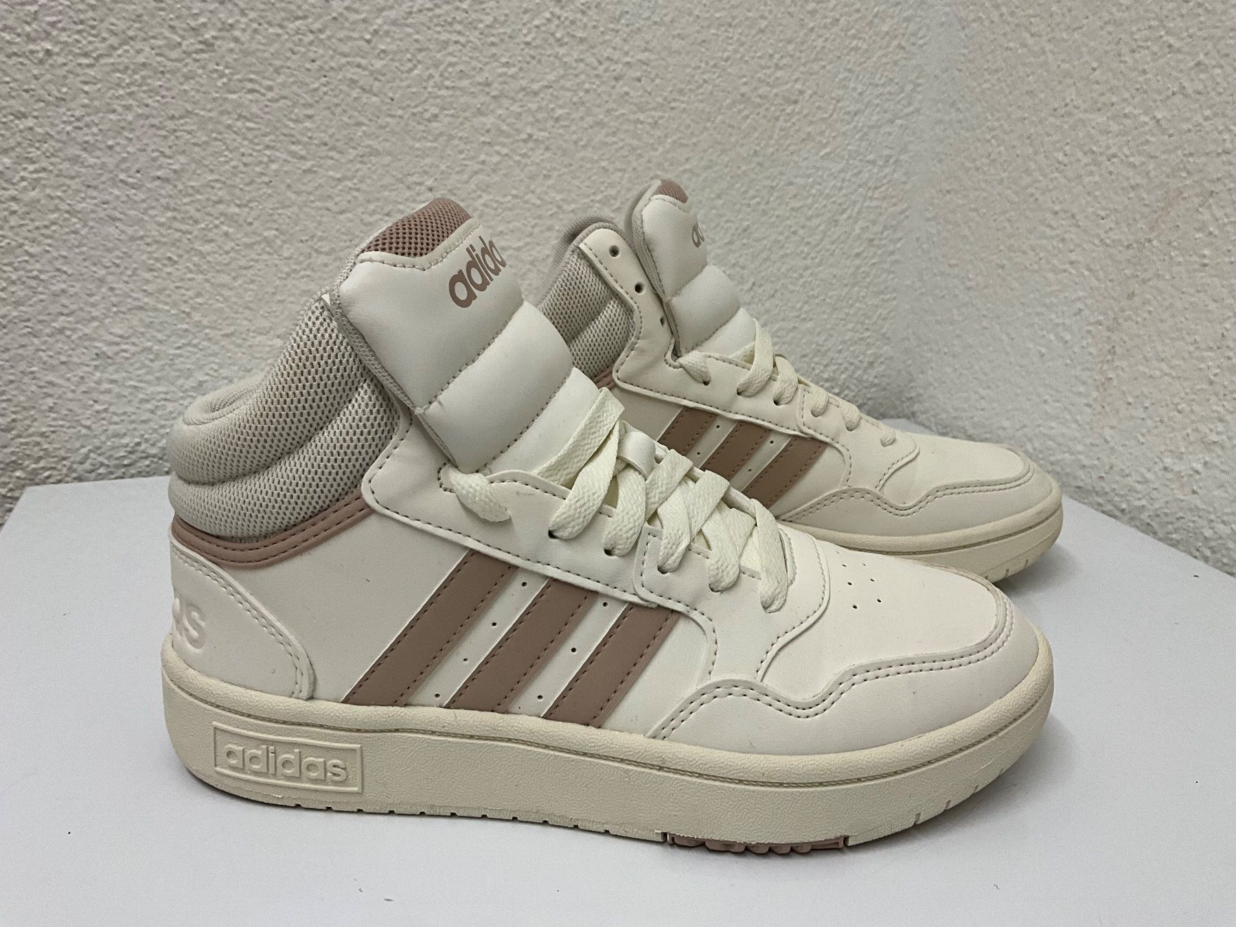 Adidas Damenschuhe: Adidas Hoops 3.0 MID Classic Sneaker Damen Gr.36 – Gebraucht aus Siebnen von mac_8tmv 2