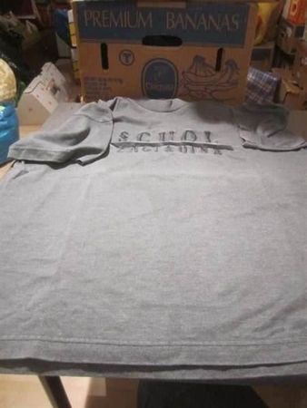 T-Shirt ca. Grösse S, Aufschrift SCUOL