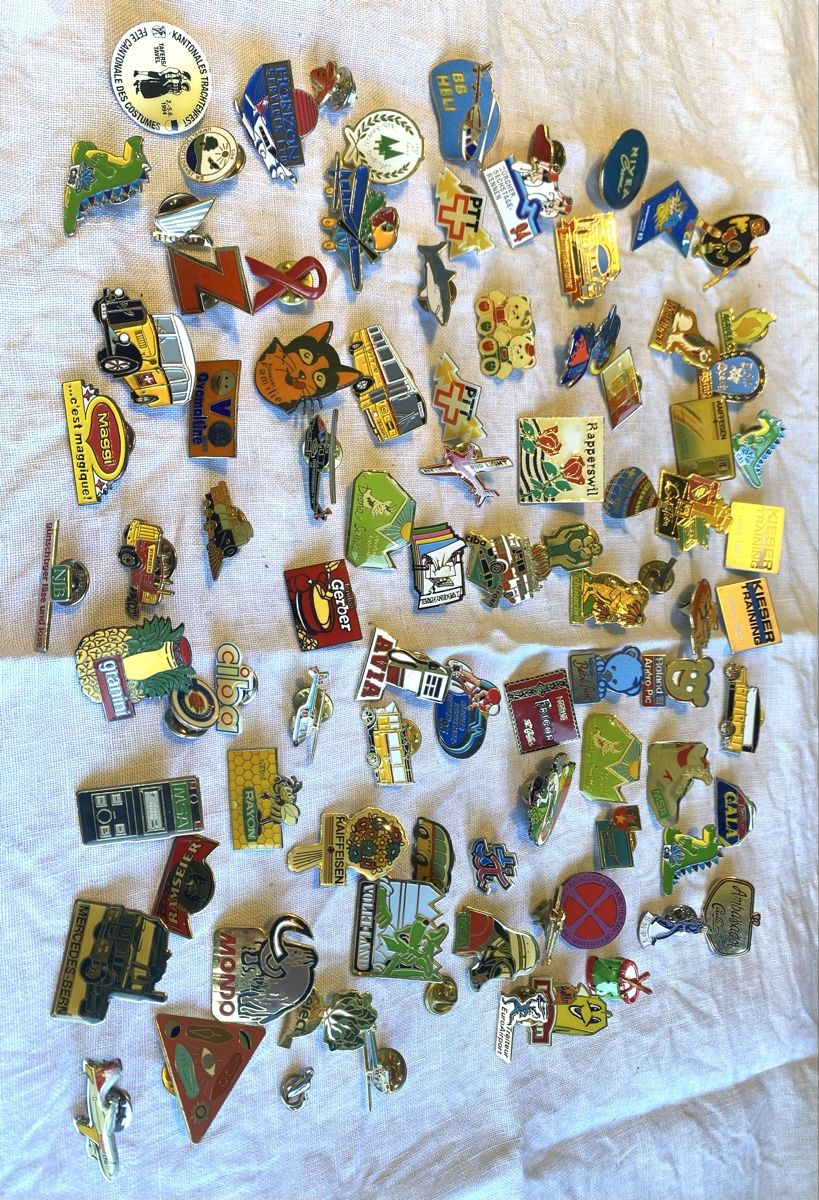 Broschen & Nadeln: Pins, Anstecknadel-Sammlung – Gebraucht aus Zürich von basse1976