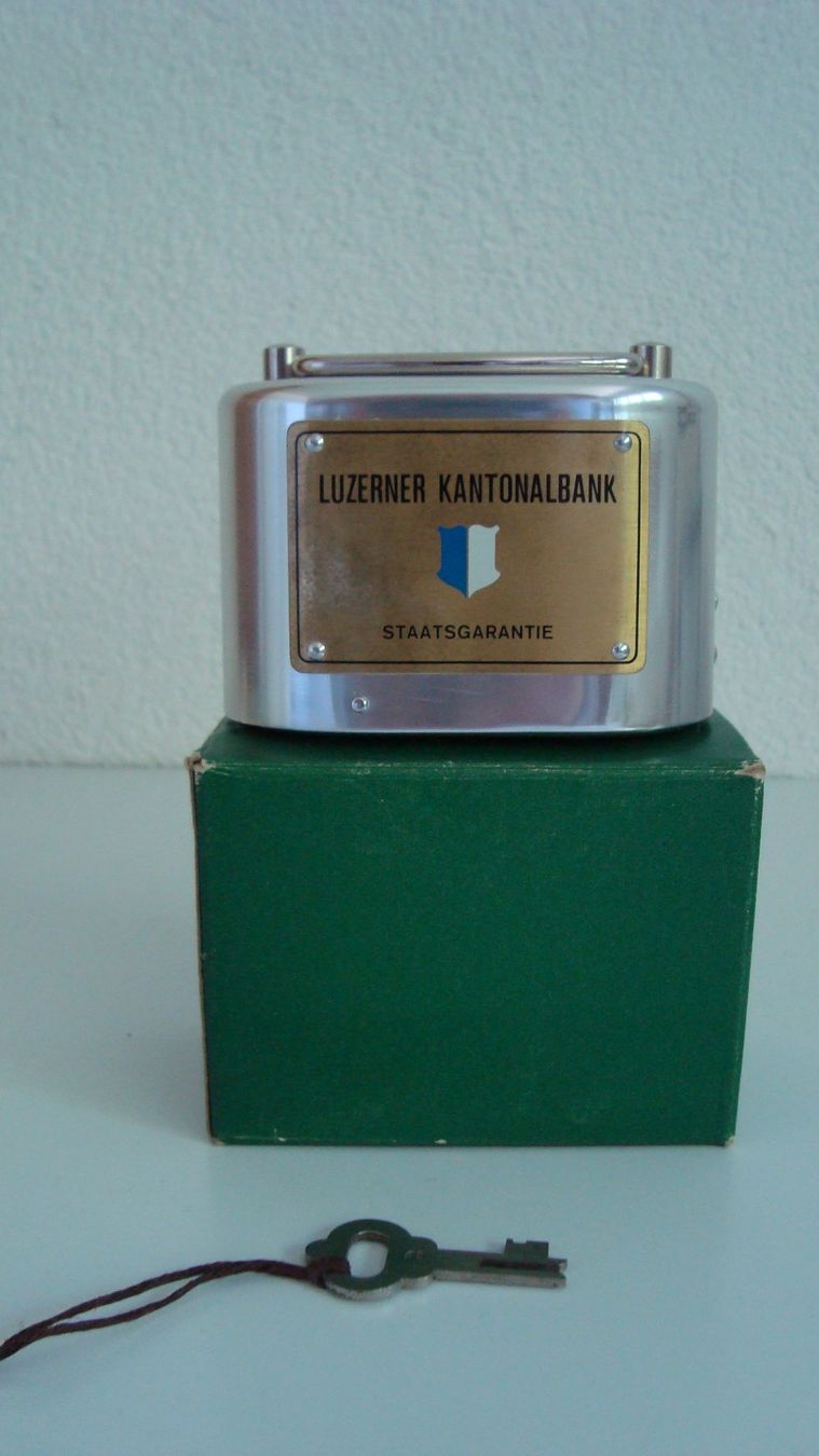 Salvadanai: Vintage Sparkässeli der Luzerner Kantonalbank ein Original. – Nuovo e nell'imballaggio originale da Neuenkirch venduto da siuprellum