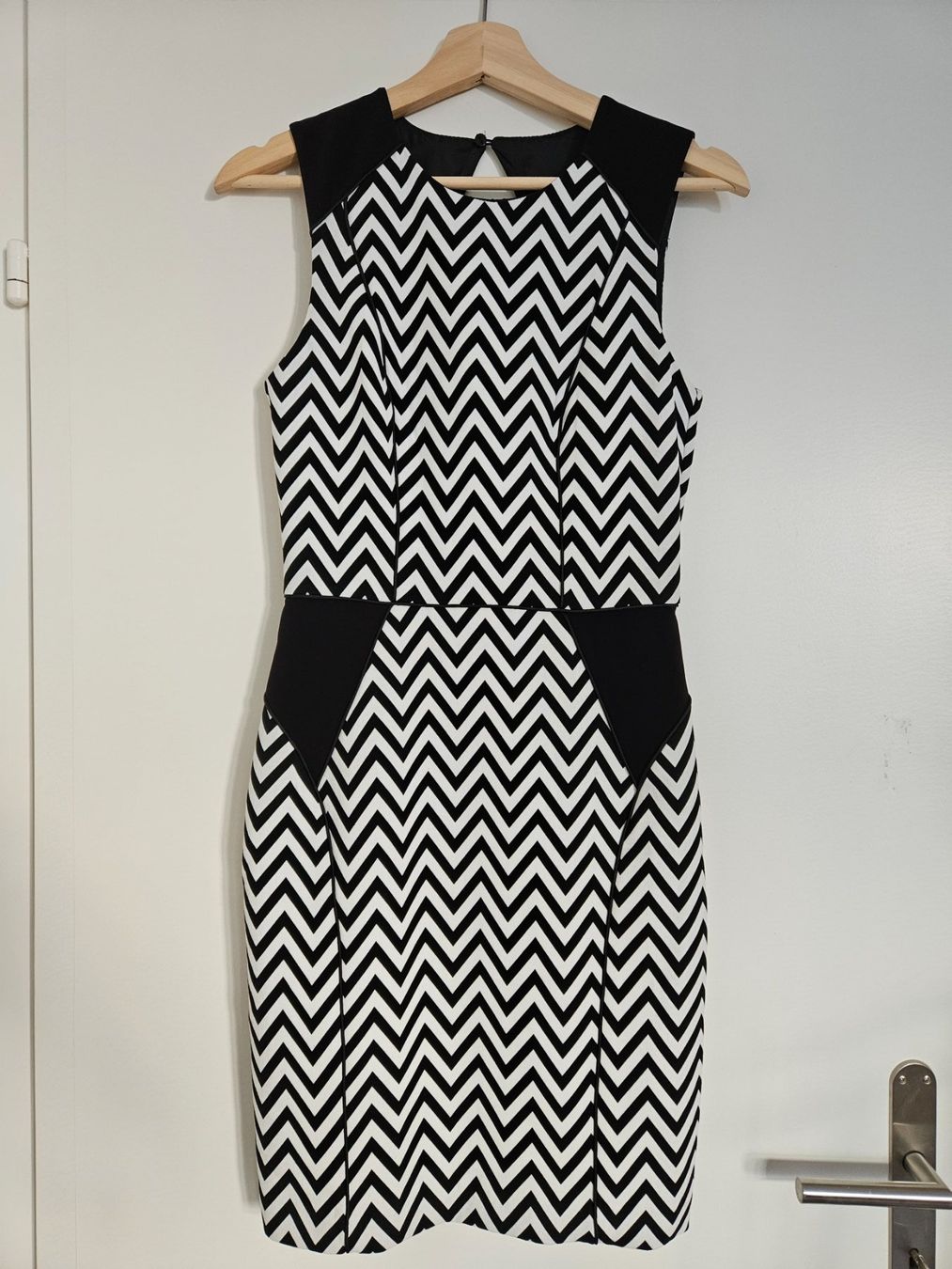 H&M Vestiti: Schwarz/weiss Kleid Gr.36 – Usato da Schaffhausen venduto da sabrina915