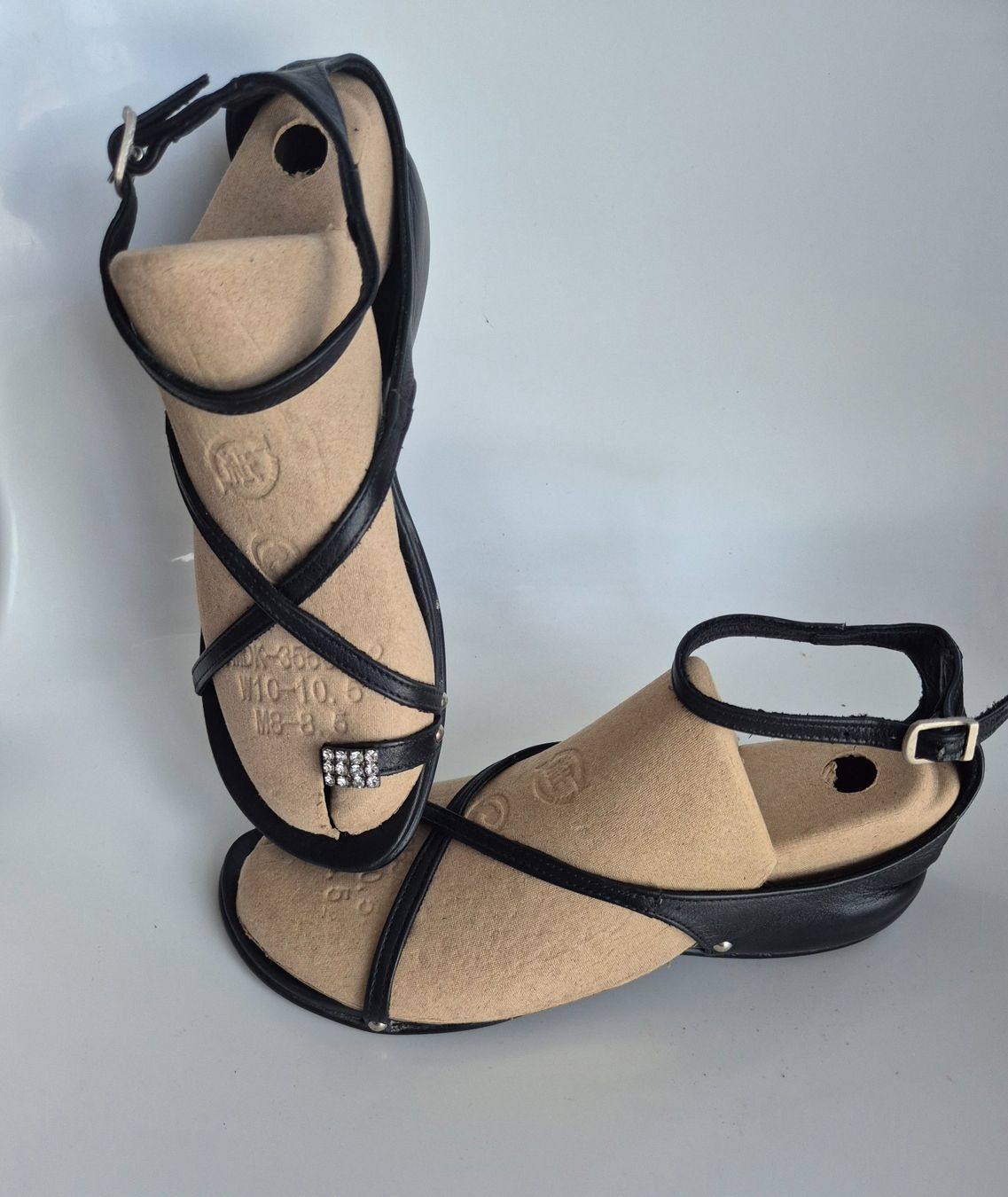 Scarpe da donna: Zehentrenner-Sandalen, Leder, Gr. 39 – Usato da Volketswil venduto da Dokinka 3