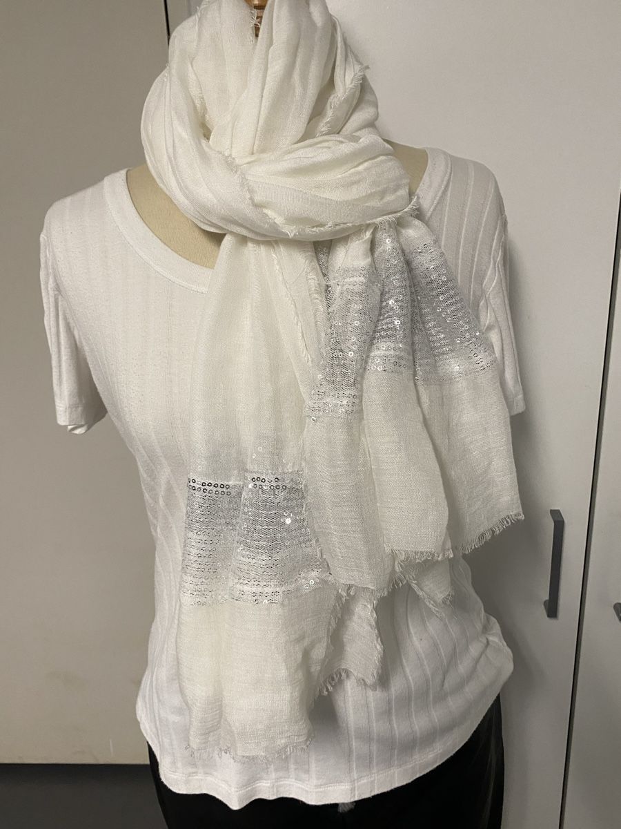 Foulard & Sciarpe: Grosser festlicher Schal – Usato da Biel-Benken BL venduto da PANORMUS 1