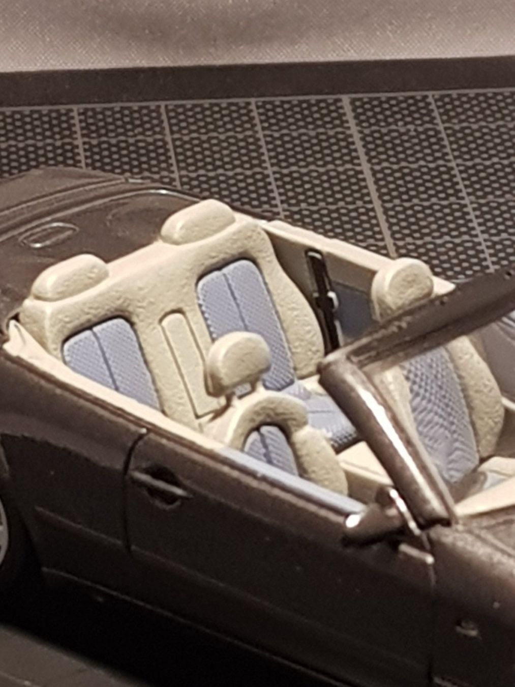 Mercedes-Benz Modellini d'auto: Mercedes CLK Cabrio – Nuovo e nell'imballaggio originale da Chézard-St-Martin venduto da AlPat-Collections 3
