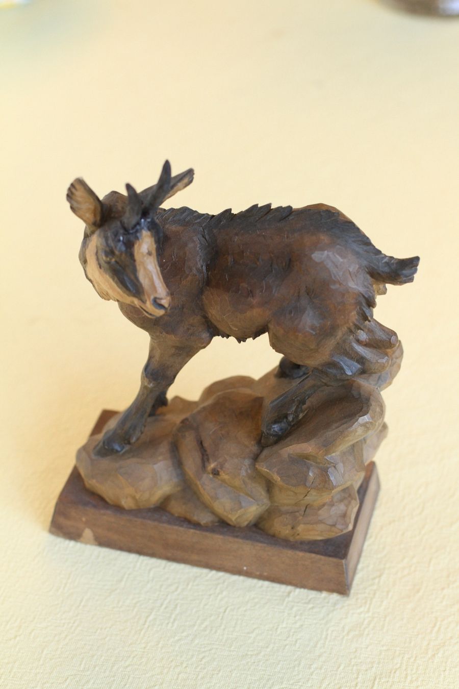 Statuette: Ziegenbock geschnitzt von 1962 – Usato da Muri b. Bern venduto da rasastro