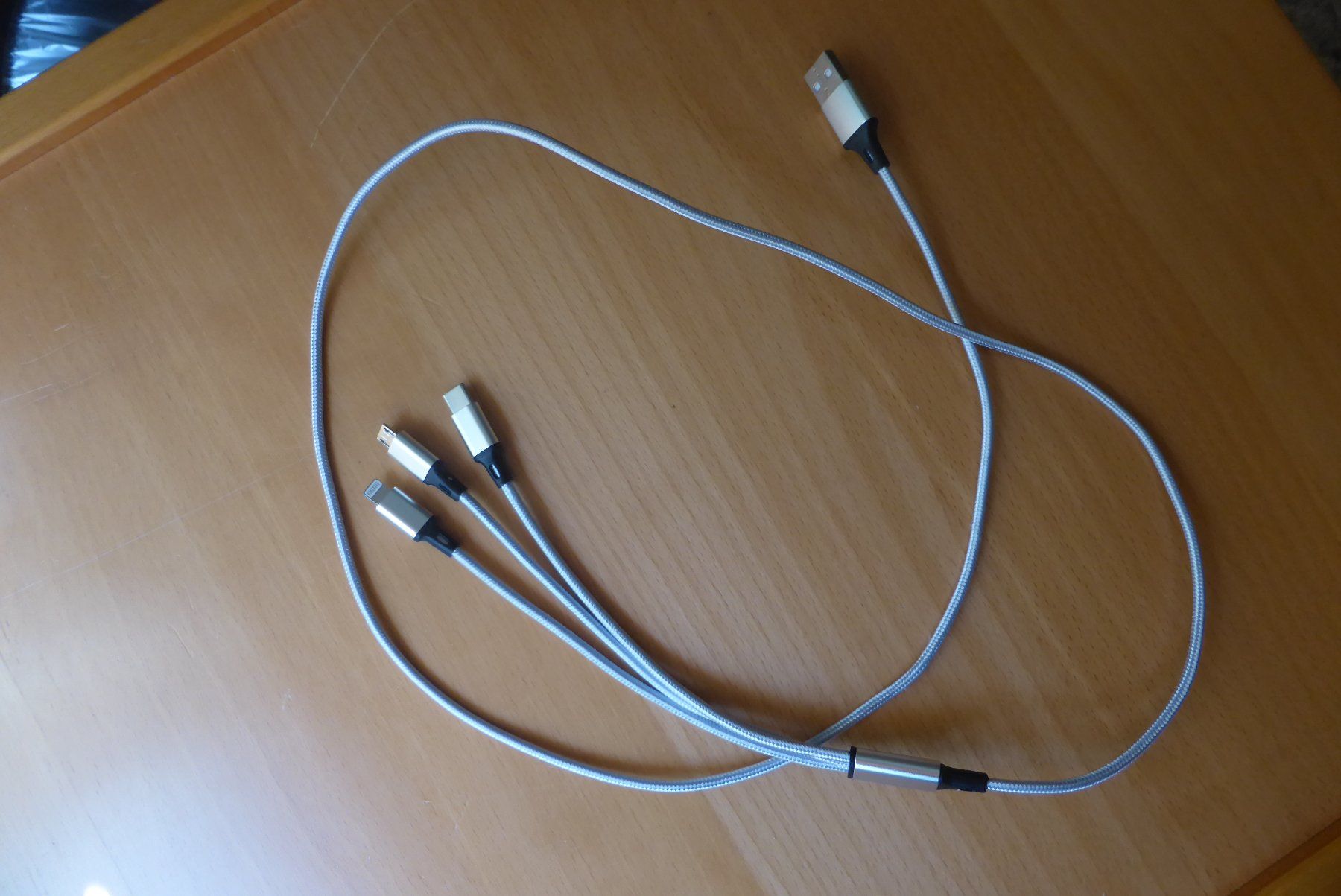 Cavi: Multi USB Lade Kabel - 3 auf 1, fabrikneu – Nuovo (secondo la descrizione) da Brunnadern venduto da vapiano