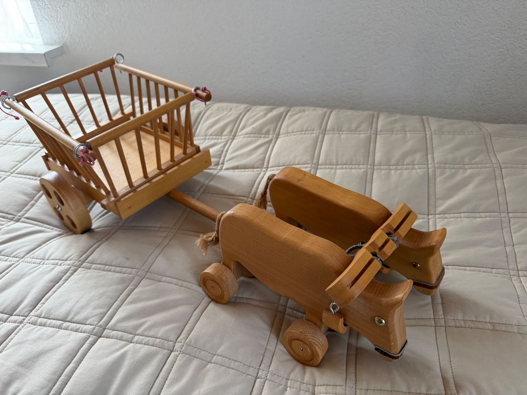 Giocattoli: Heuwagen mit Zugtieren – Usato da Sissach venduto da gipsydaisy 1