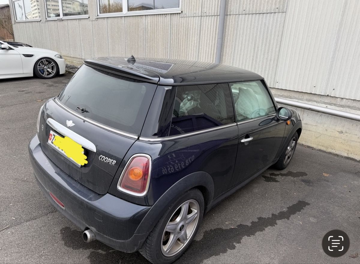 Mini Automobili: Mini Cooper r56 1.6 Benziner Unfallwagen – Difettoso da Zürich venduto da Egbeq 2