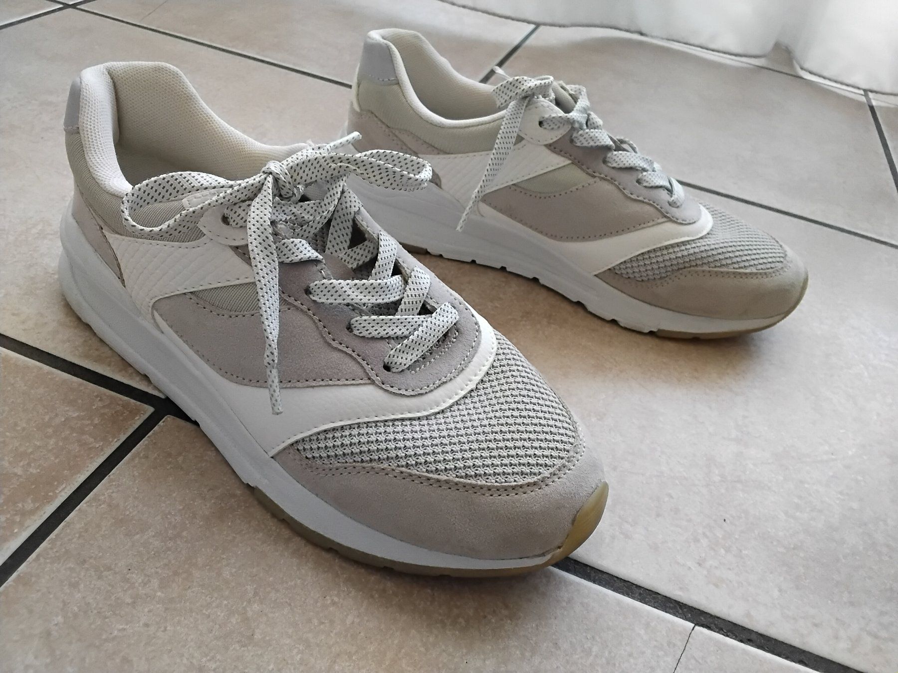 H&M Damenschuhe: Baskets tendance beiges et blanches H&M 38 – Neu (gemäss Beschreibung) aus Chêne-Bourg von Fio994 1
