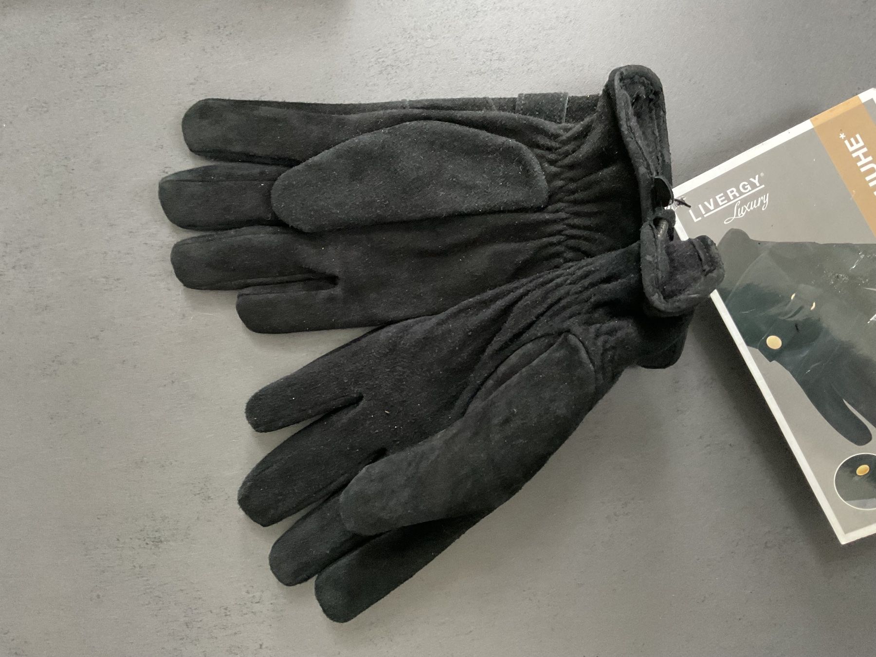 Guanti & manicotti: Schwarze Lederhandschuhe 8.5 – Nuovo e nell'imballaggio originale da Adliswil venduto da bei_2b57 2