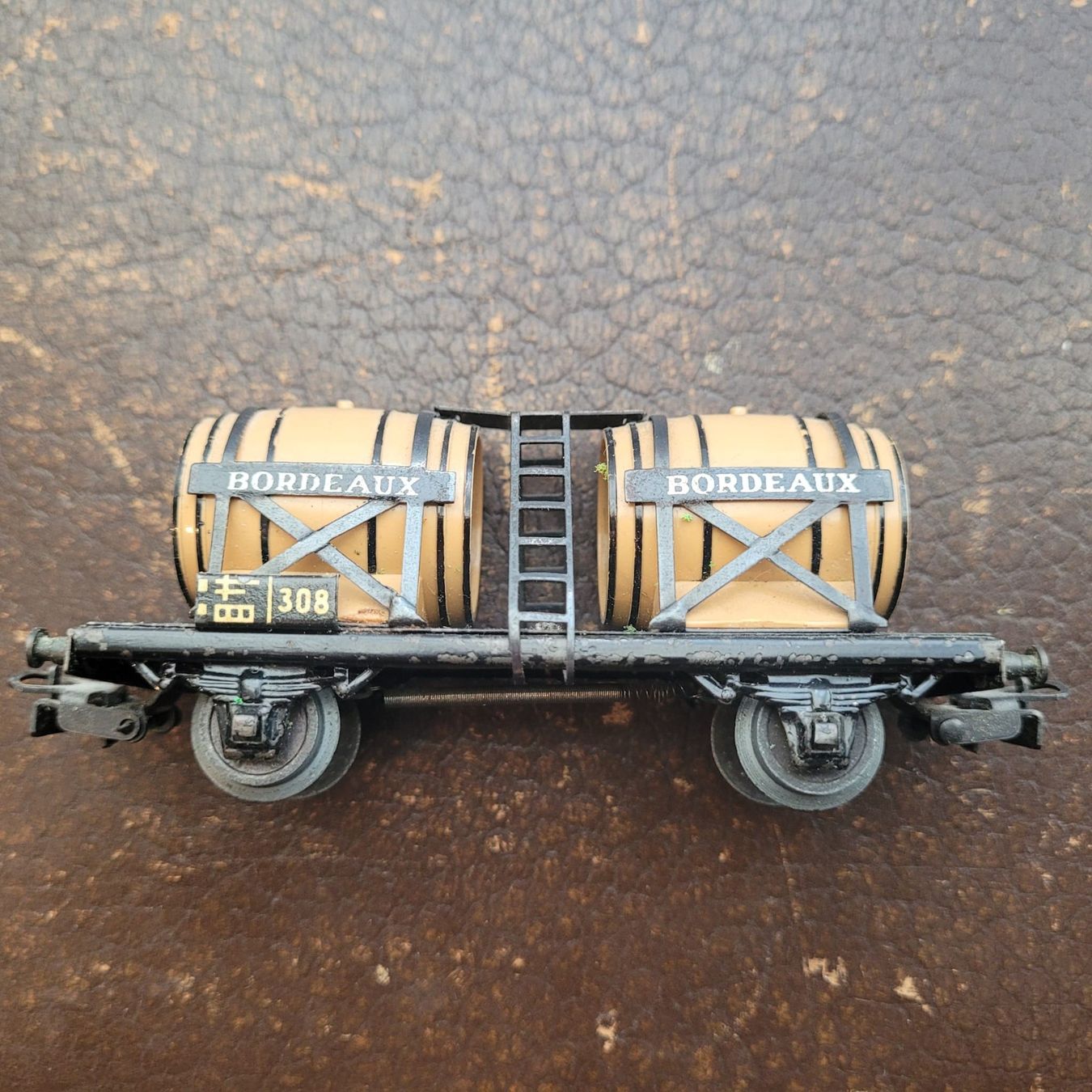Märklin Modellini di ferrovie: Märklin 308 Weinwagen Bordeaux H0 – Usato da Perlen venduto da AhvidEvG