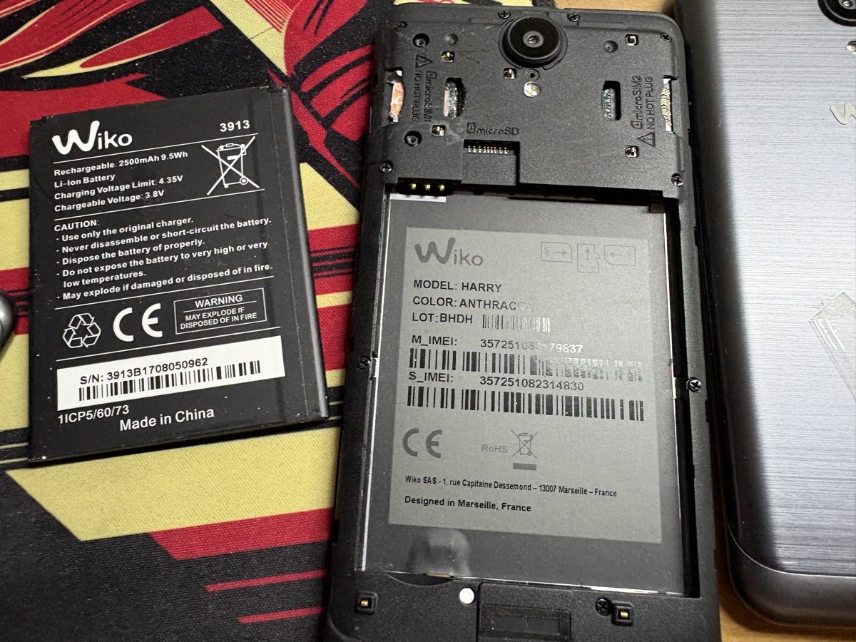 Sony Handys / Smartphones: Verschiedene Alte Handys – Defekt aus Au SG von bah_6f5w 8