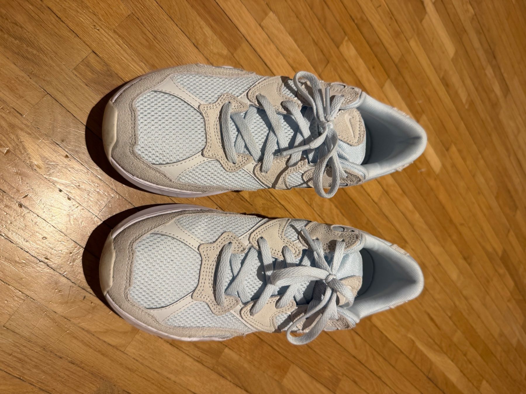Scarpe da donna: Nike Schuhe, neuwertig, hellblau-beige, Grösse 40 – Nuovo (secondo la descrizione) da Wohlen AG venduto da baletan83 1