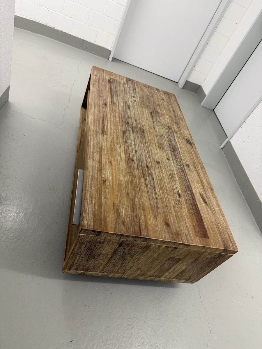 Articoli in legno: Wie Neu - Holz-Couchtisch – Nuovo (secondo la descrizione) da Winterthur venduto da Henici 4