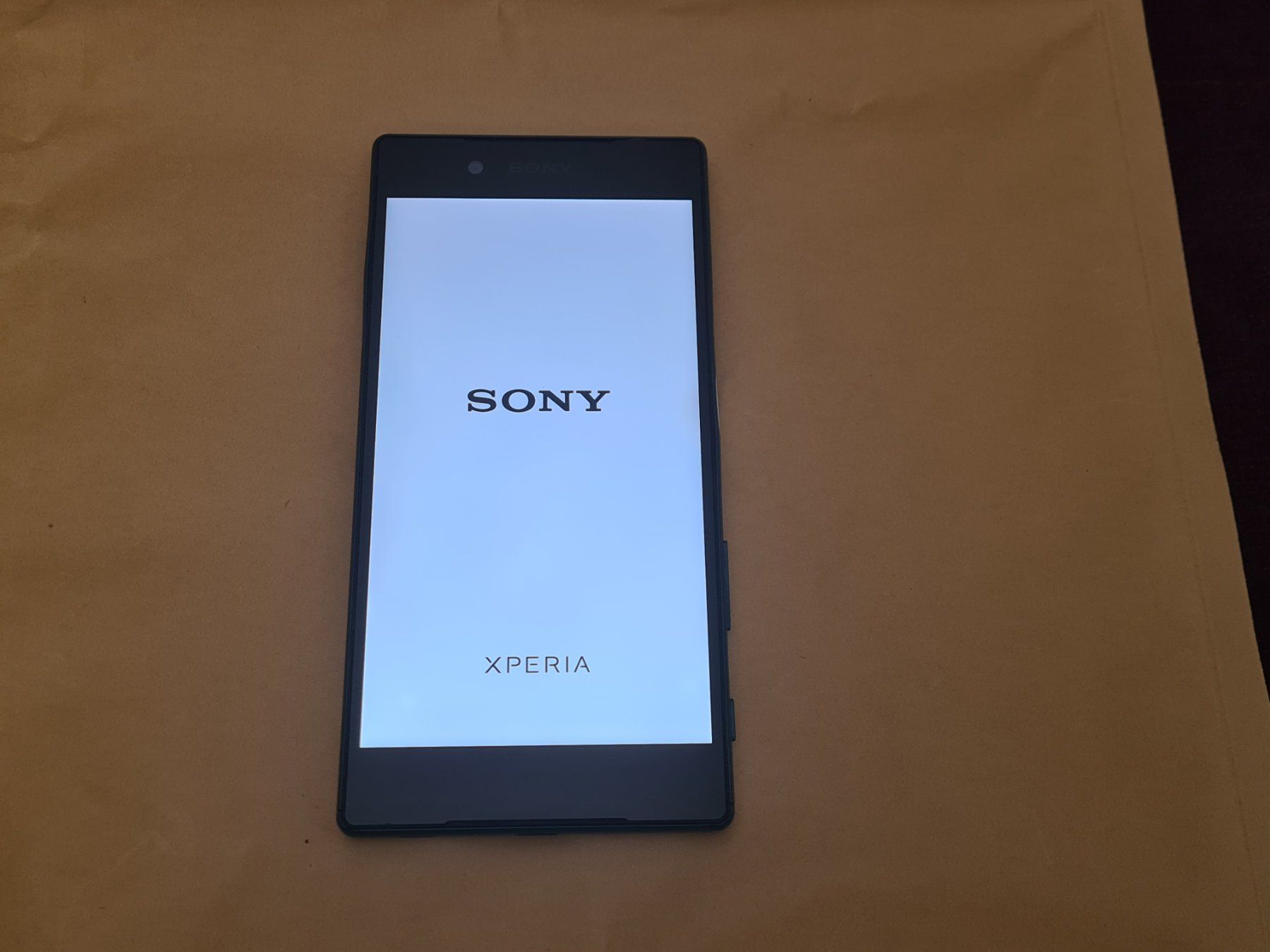 Sony Telefoni cellulari / Smartphones: Android Smartphone: Sony Xperia Z5 Dual Modell E6683 – Usato da Winterthur venduto da Opusco
