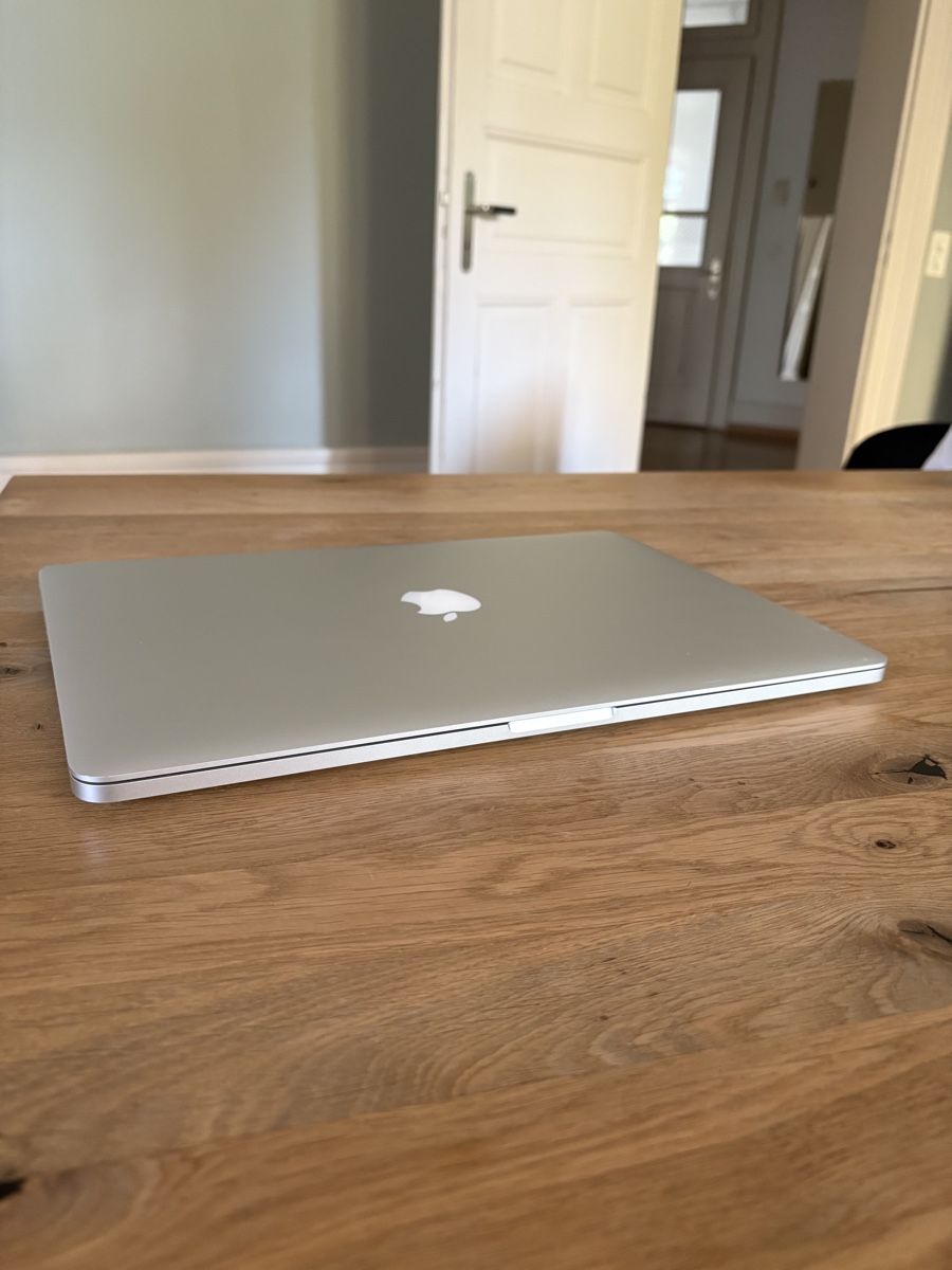 Apple Notebooks: MacBook Pro (Retina, 15-inch, Mid 2015) – Gebraucht aus Zürich von
