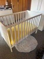 weißes Babybett/Kinderbett