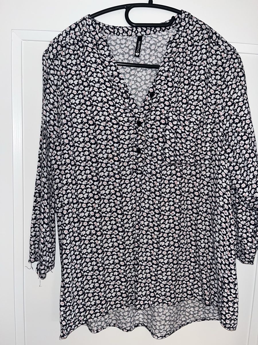 Chemisiers: Bluse mit Blumenmuster Gr. S – D'occasion à Bern par Regi1975