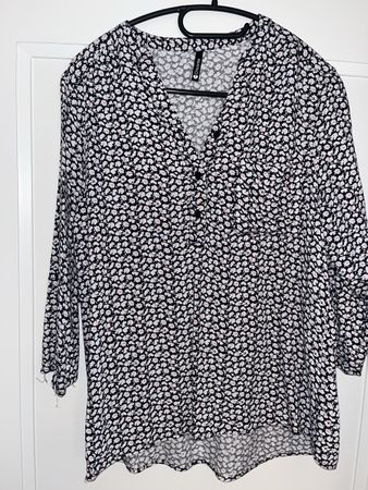 Bluse mit Blumenmuster Gr. S