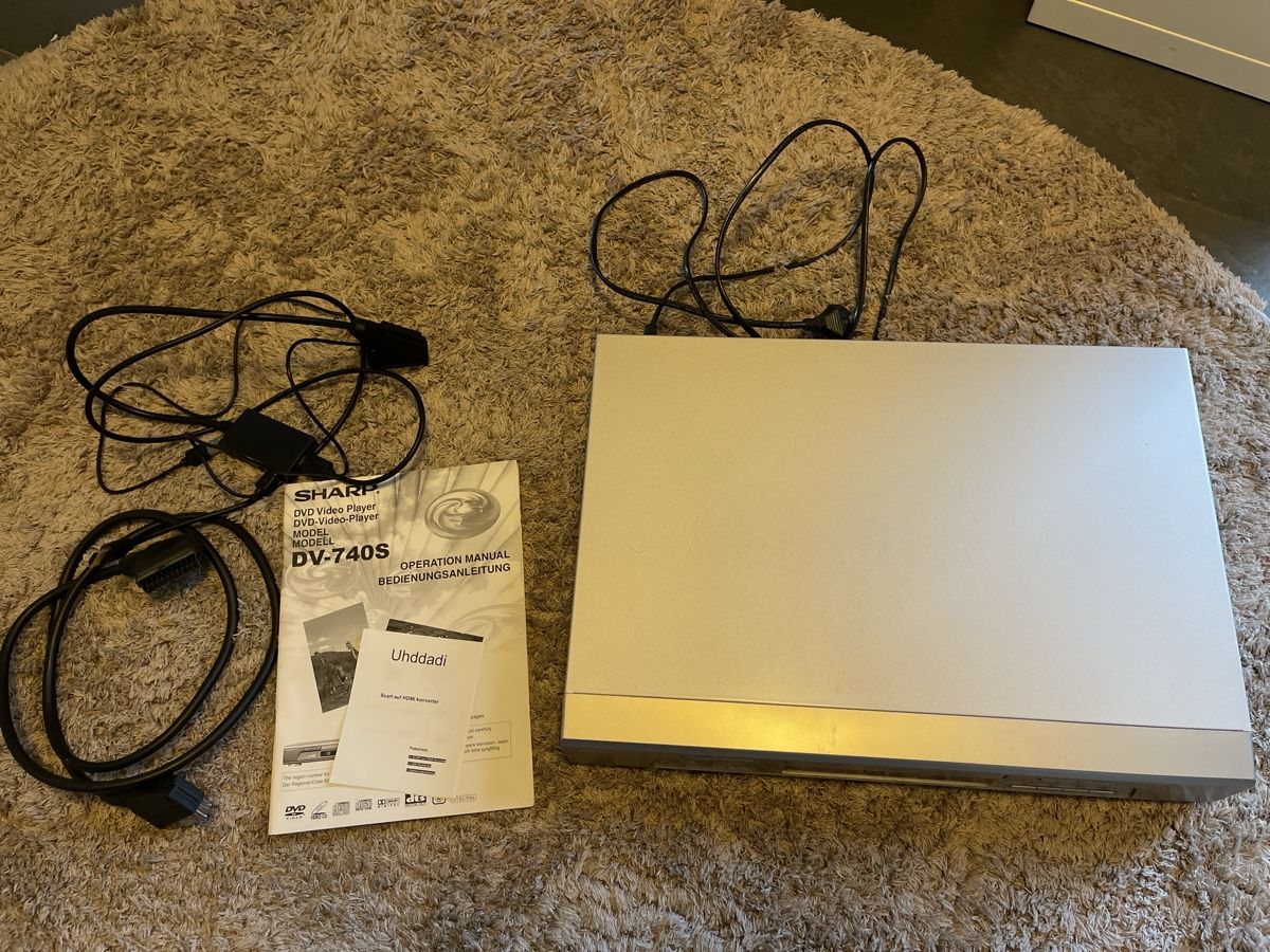 Sharp Lettore multimediale & Streamer: Sharp DVD-Player DV-740S mit HDMI konverter – Usato da Unterkulm venduto da AnoliOccasion