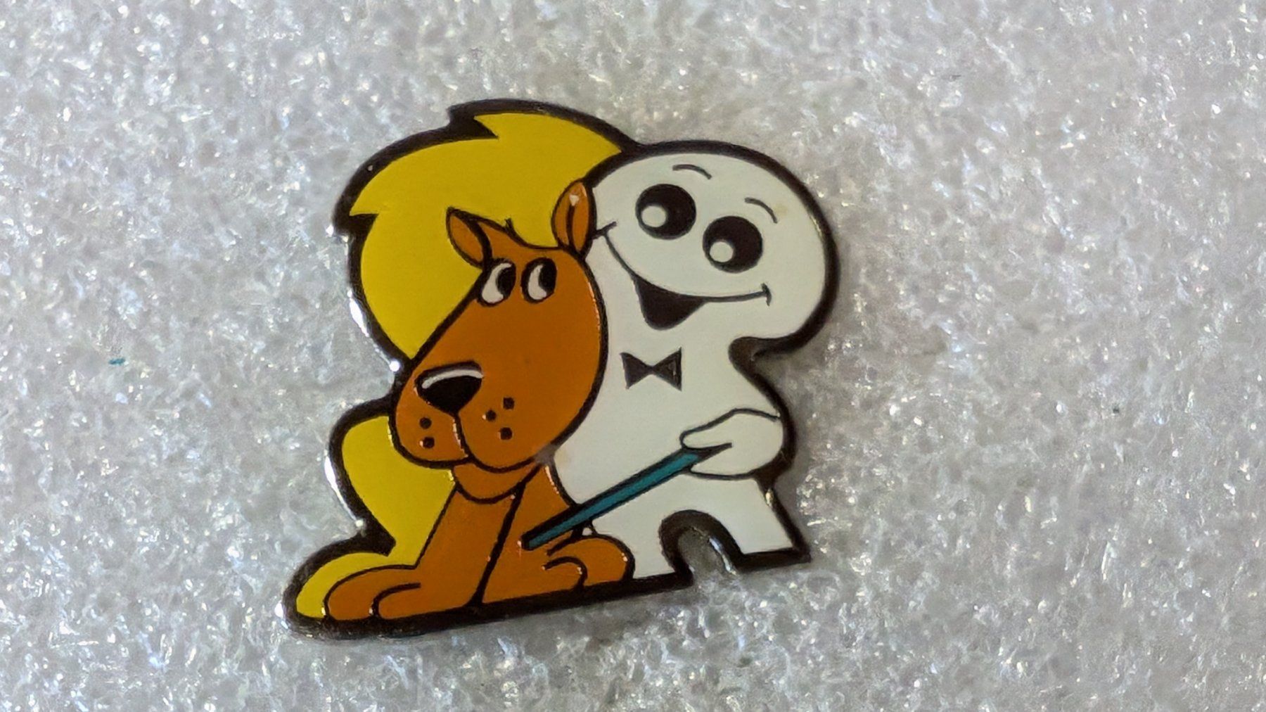 Plaketten & Abzeichen: Ansteckpin 223: Maga Bio – Gebraucht aus Oppligen von Pin-Fall-Shop