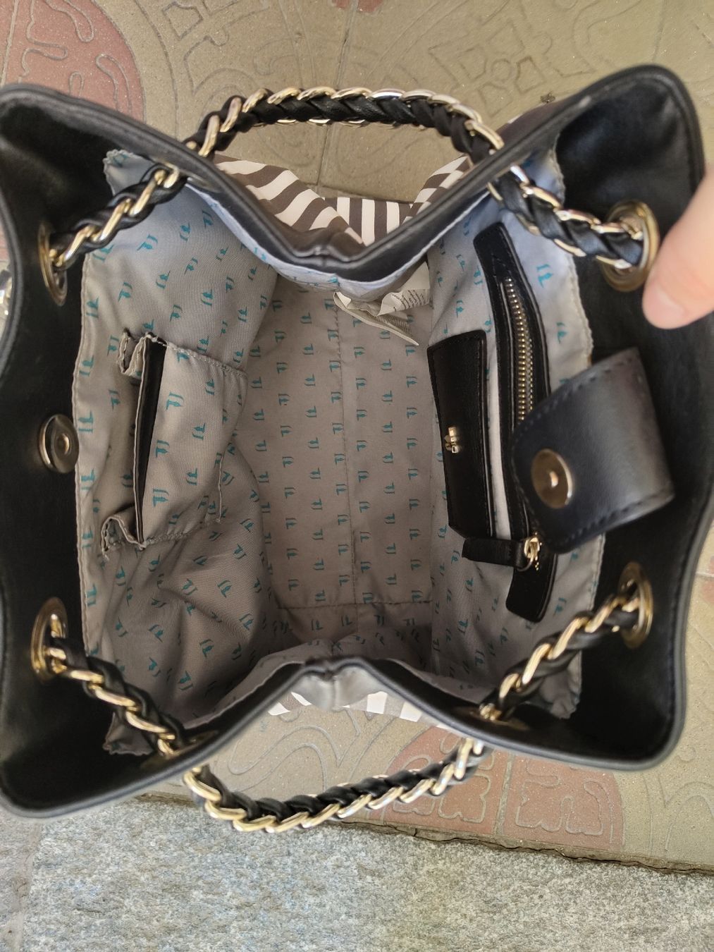 Trussardi Borse da donna: Borsa secchiello a pois e righe Trussardi Jeans e catena – Usato da Lugano venduto da mar_5j2q 8