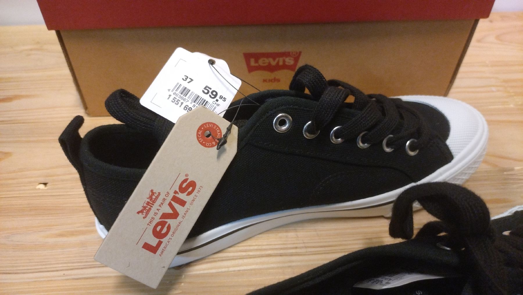Levi's Herrenschuhe: Levi's baskets noires, taille 37, Neuves – Neu und originalverpackt aus Farvagny-le-Grand von LaCaverne 5