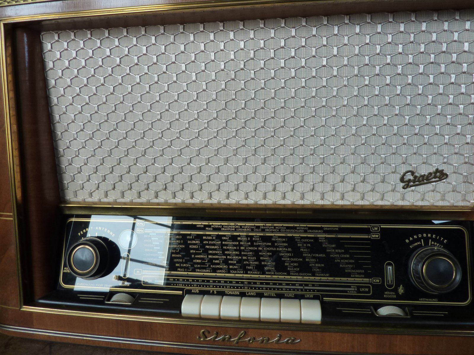 Radios: Röhrenradio Graetz Synfonia 4R mit Bluetooth – D'occasion à Altstätten SG par Toscana1