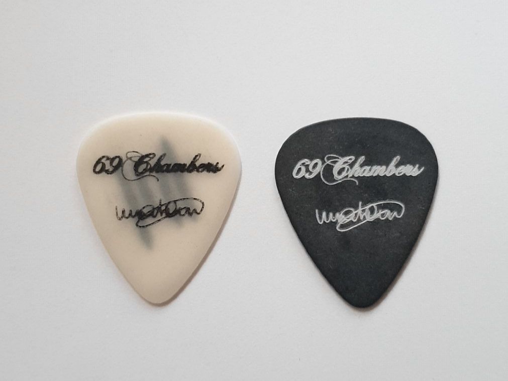 Strumenti musicali: 69 chambers Stage Guitar picks / Plektrums – Usato da Biel/Bienne venduto da Samos86